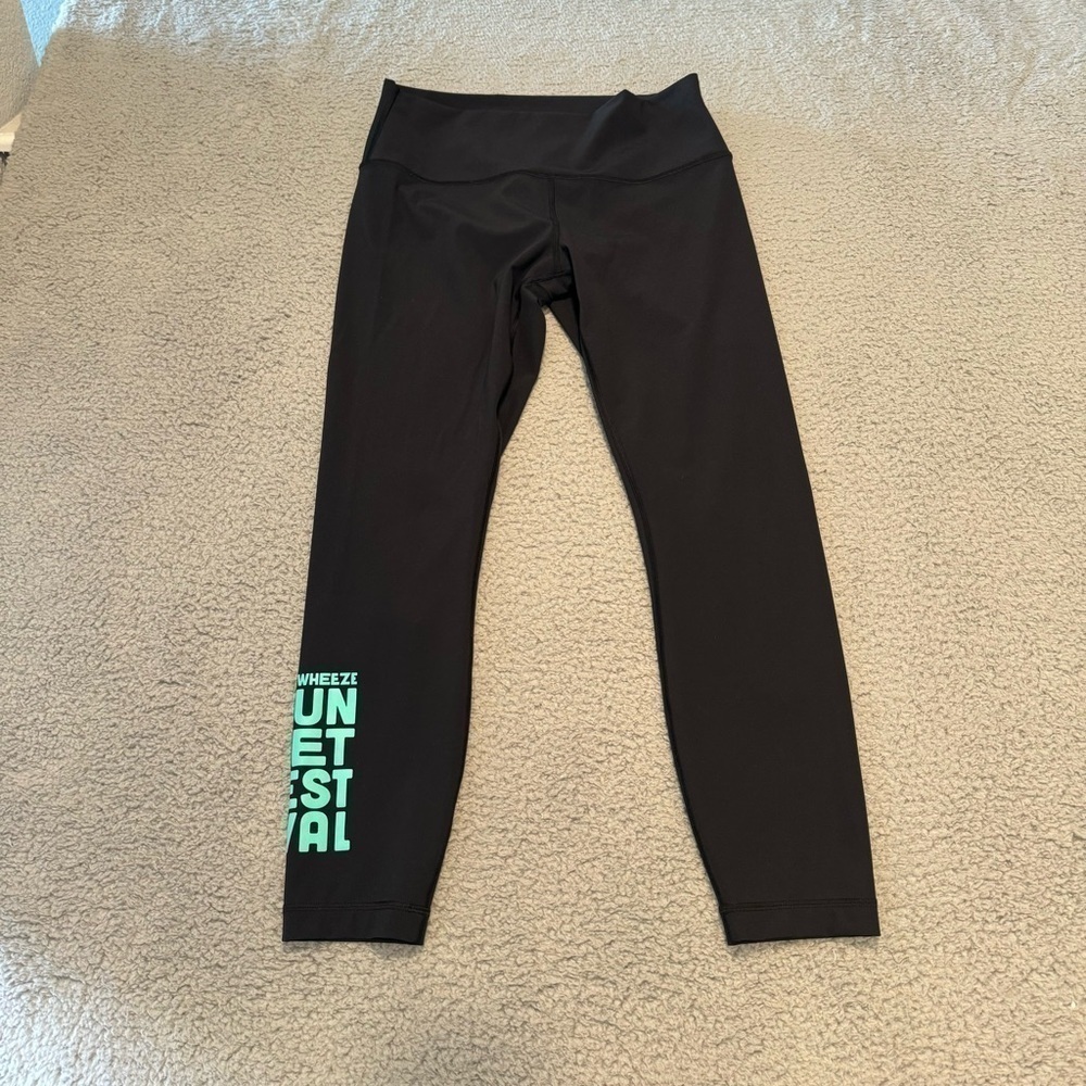 Lululemon seawheeze leggings Size 10 Color Black